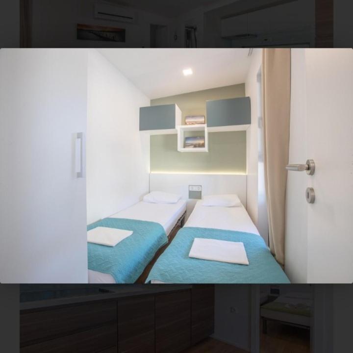 Tomica Apartments With Pool Биоград-на-Мору Экстерьер фото