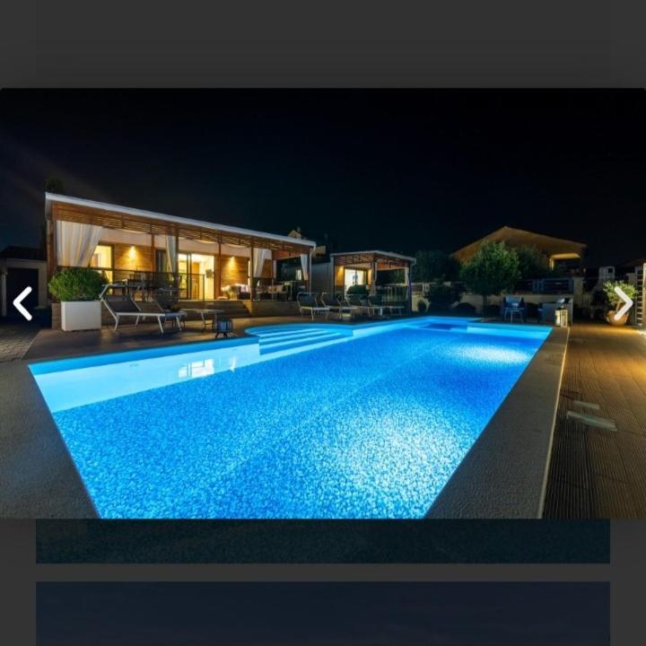 Tomica Apartments With Pool Биоград-на-Мору Экстерьер фото