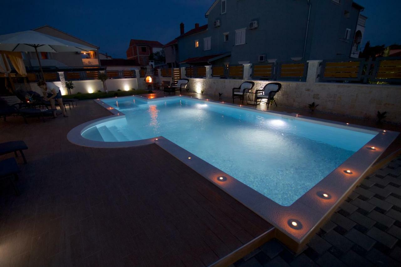 Tomica Apartments With Pool Биоград-на-Мору Экстерьер фото